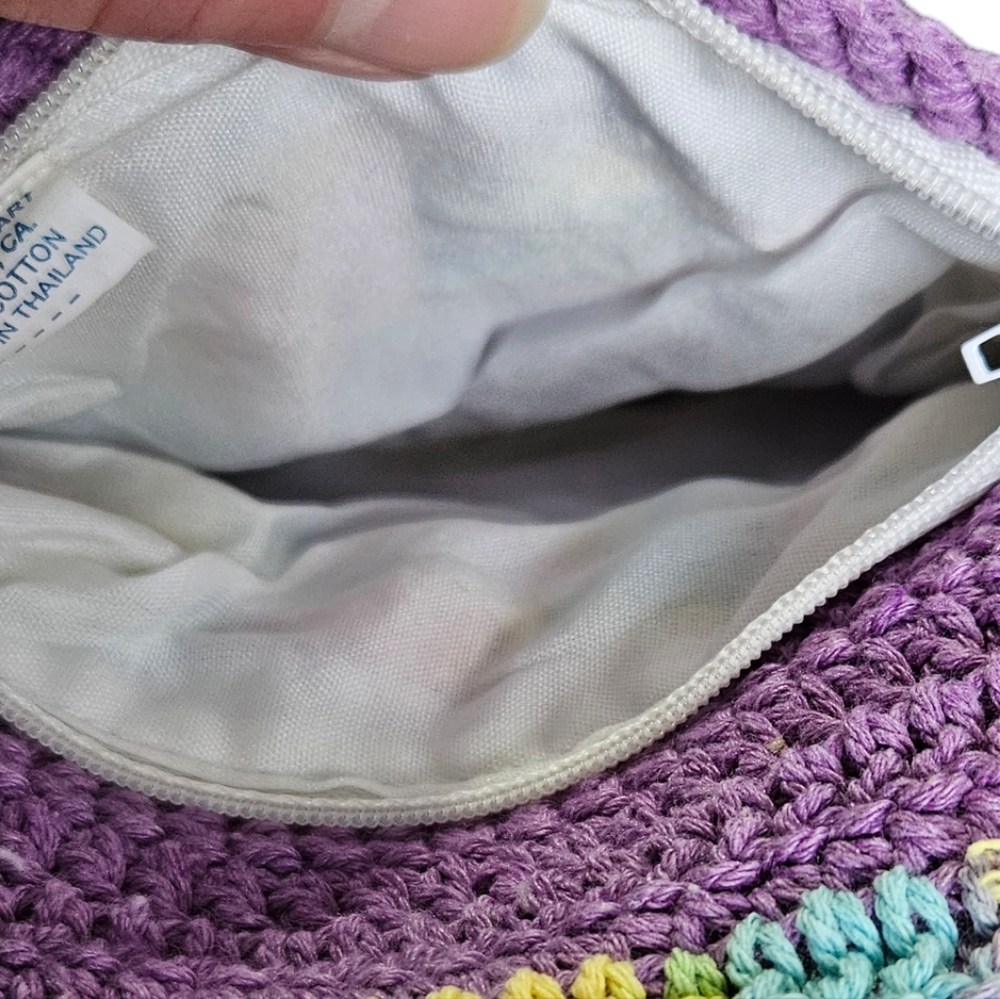 Hand and Heart Crocheted crossbody beaded bag, purple. - Picture 4 of 9